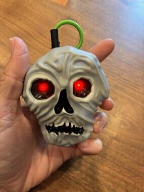 Monster Jam Grave Digger Skull Keychain with Sound Effects Works halloween gift